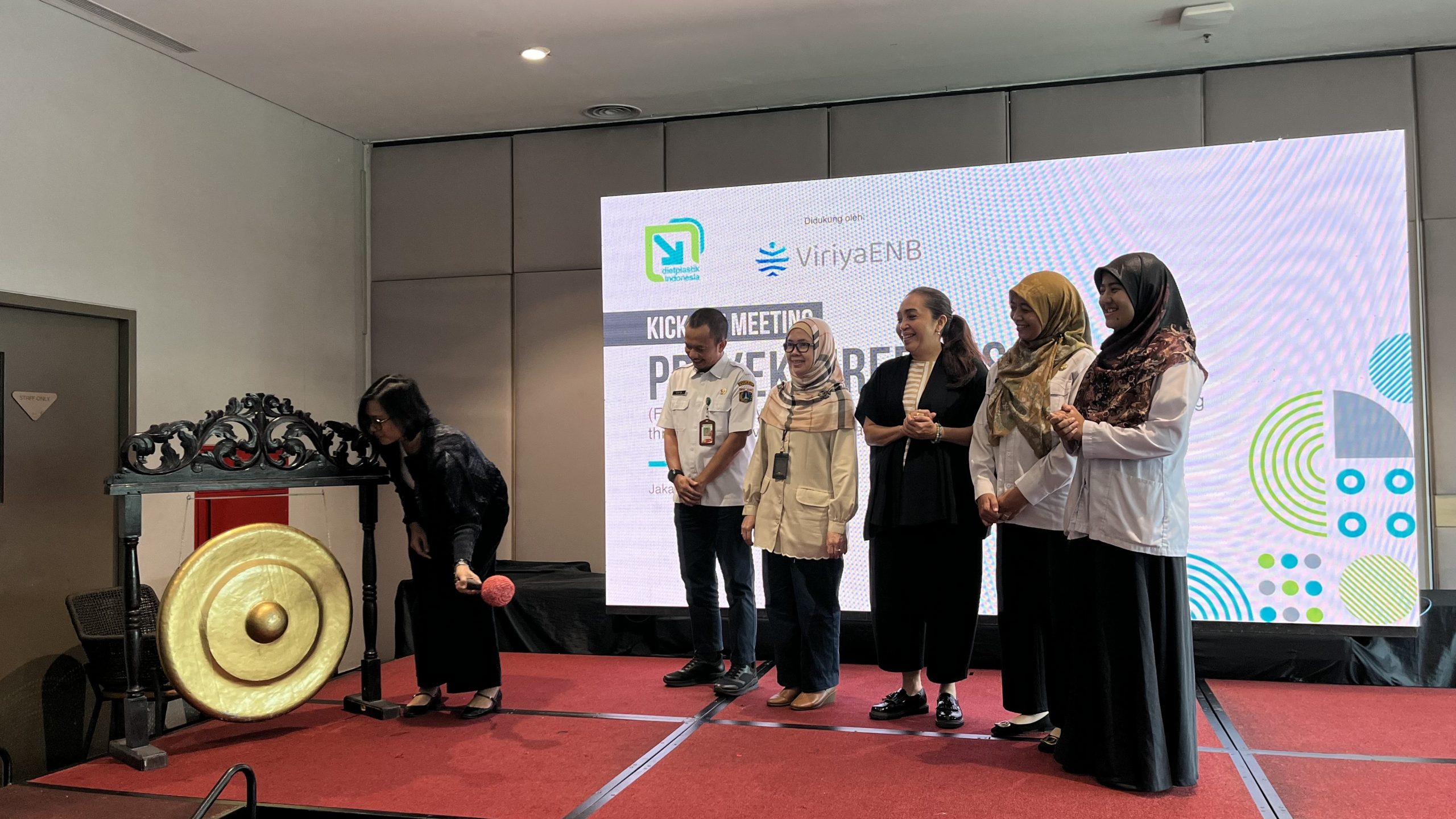 Peluncuran FIREFLIES. Foto: Dini Jembar Wardani