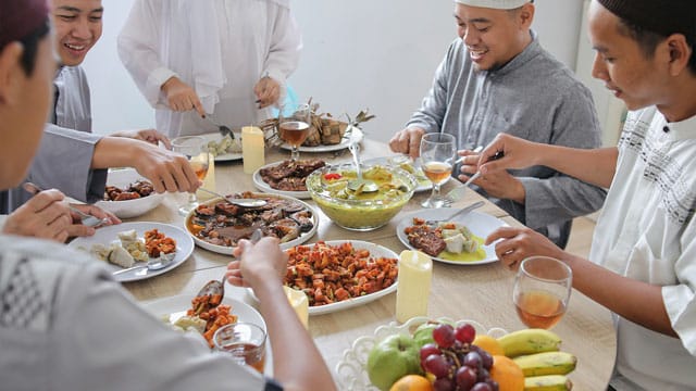Sampah makanan berpotensi melonjak saat Lebaran. Foto: Freepik