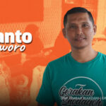 Sedekah sampah jadi ikhtiar Ananto Isworo untuk mengajak umat peduli lingkungan. Foto: Dini J. Wardani