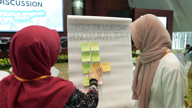 DLH DKI mengajak warga jaga kualitas udara lewat gerakan #SatuLangkahDulu. Foto: DLH DKI