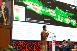 Peneliti BRIN ungkap 65,8 persen garis pantura Jawa alami erosi. Foto: BRIN
