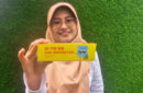 Dosen Universitas Brawijaya Rosalina Ariesta Laeliocattleya membuat sunscreen dari ekstrak rambut jagung. Foto: Prasetya UB
