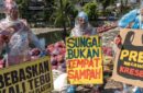 Dalam dua bulan, 27 ton sampah terangkut dari Kali Tebu Surabaya. Foto: Ecoton