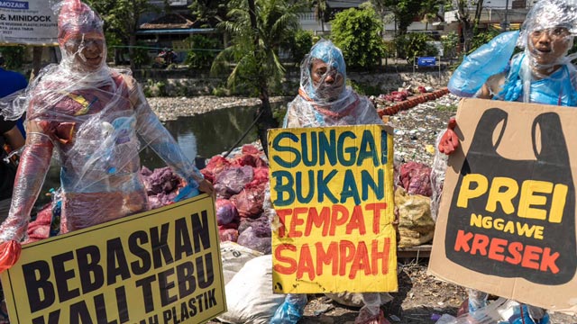 Dalam Dua Bulan, 27 Ton Sampah Terangkut dari Kali Tebu Surabaya