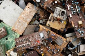 Perdagangan limbah elektronik ilegal meningkat di Asia Tenggara. Foto: Magnific