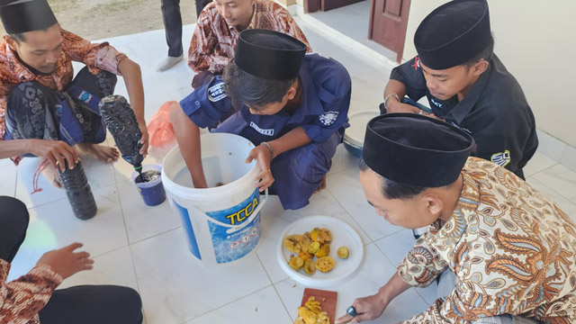 300 Santri di Jember Ikuti Edukasi Lingkungan dan Praktik Eco Enzyme