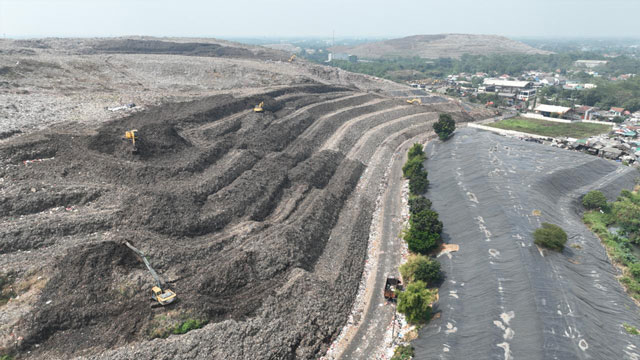 Pemprov DKI mulai menerapkan controlled landfill di TPST Bantargebang. Foto: DLH DKI